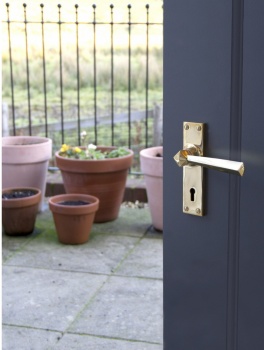 Polished Brass Straight Lever Lock Set